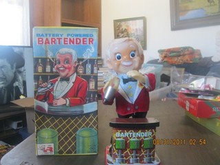 ROSKO BARTENDER BATTERY OP TOY JAPAN NON WORKING