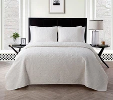 Quilt Set VCNY 3pc Full/Queen Caroline Embossed Cream