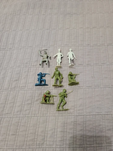 Louis Marx Company German American Soldiers Military Army  1963 2" 8 piece lot