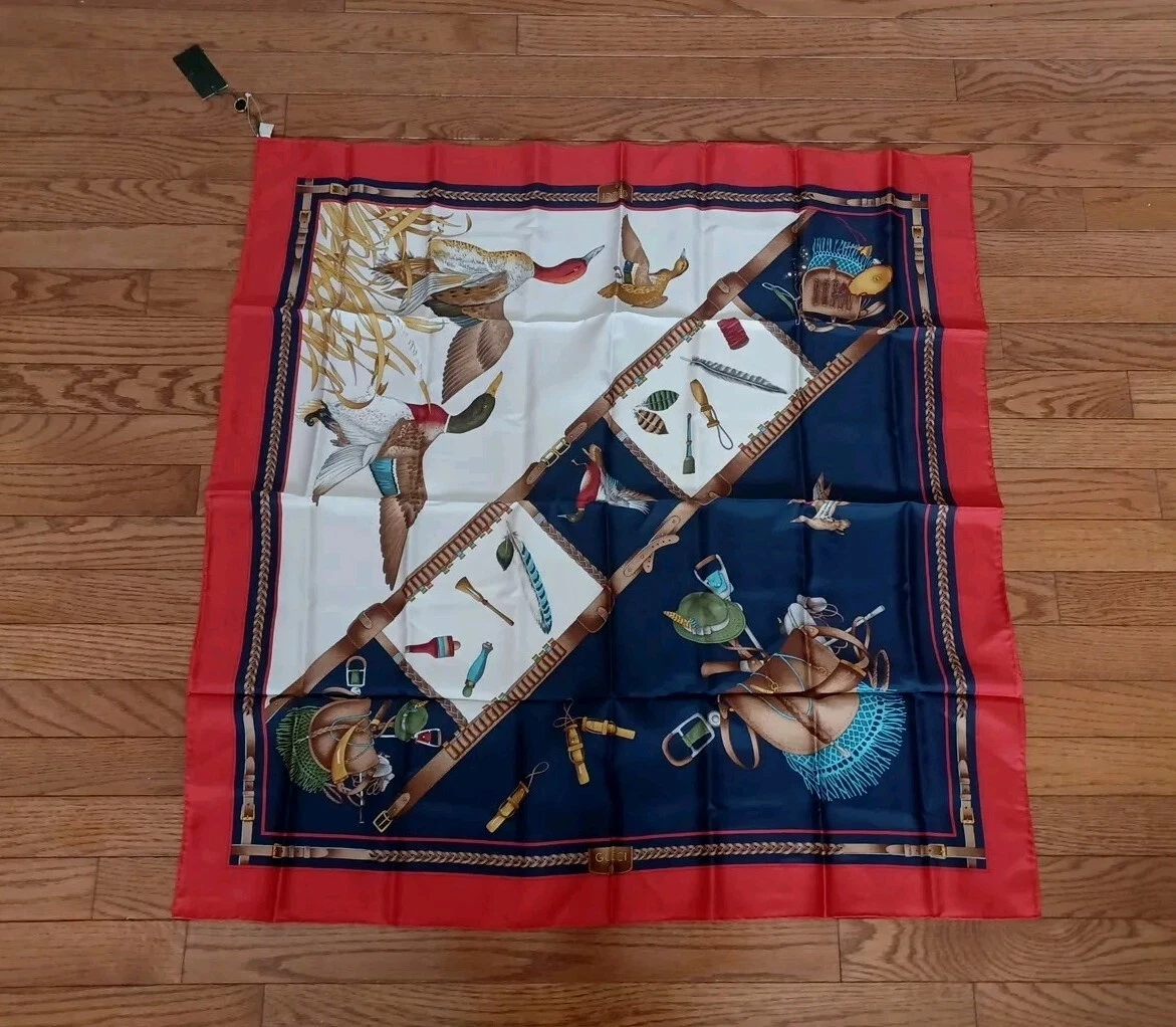 Sac de chasse vintage Gucci signé 2 canards écharpe en soie rouge 33