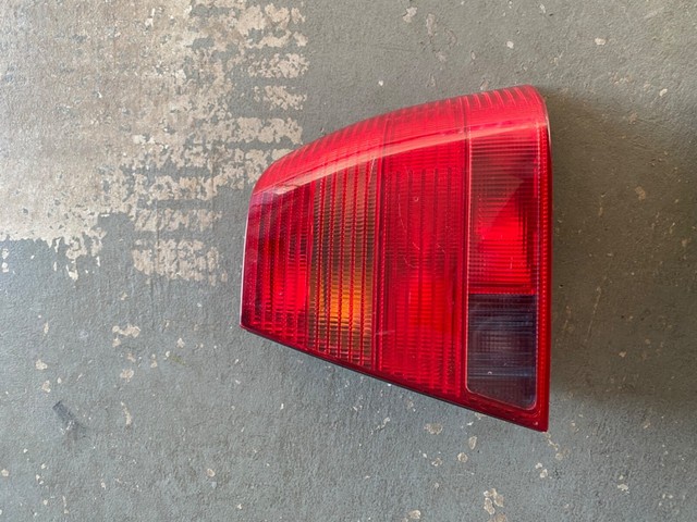 2001 Volkswagen Jetta Tail Light Bulb 2001 2002 2003 2004 2005 Volkswagen Jetta Right Passenger OEM Tail