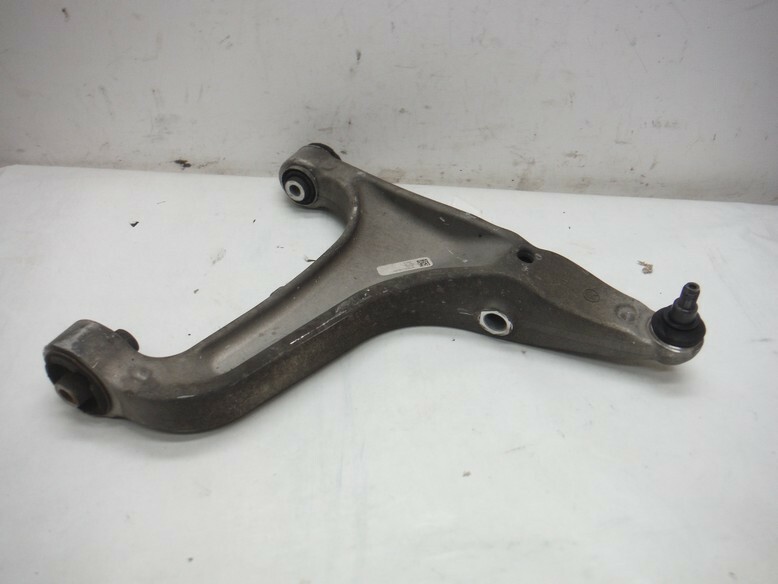 MASERATI PASSENGER RIGHT CONTROL ARM 06700071790