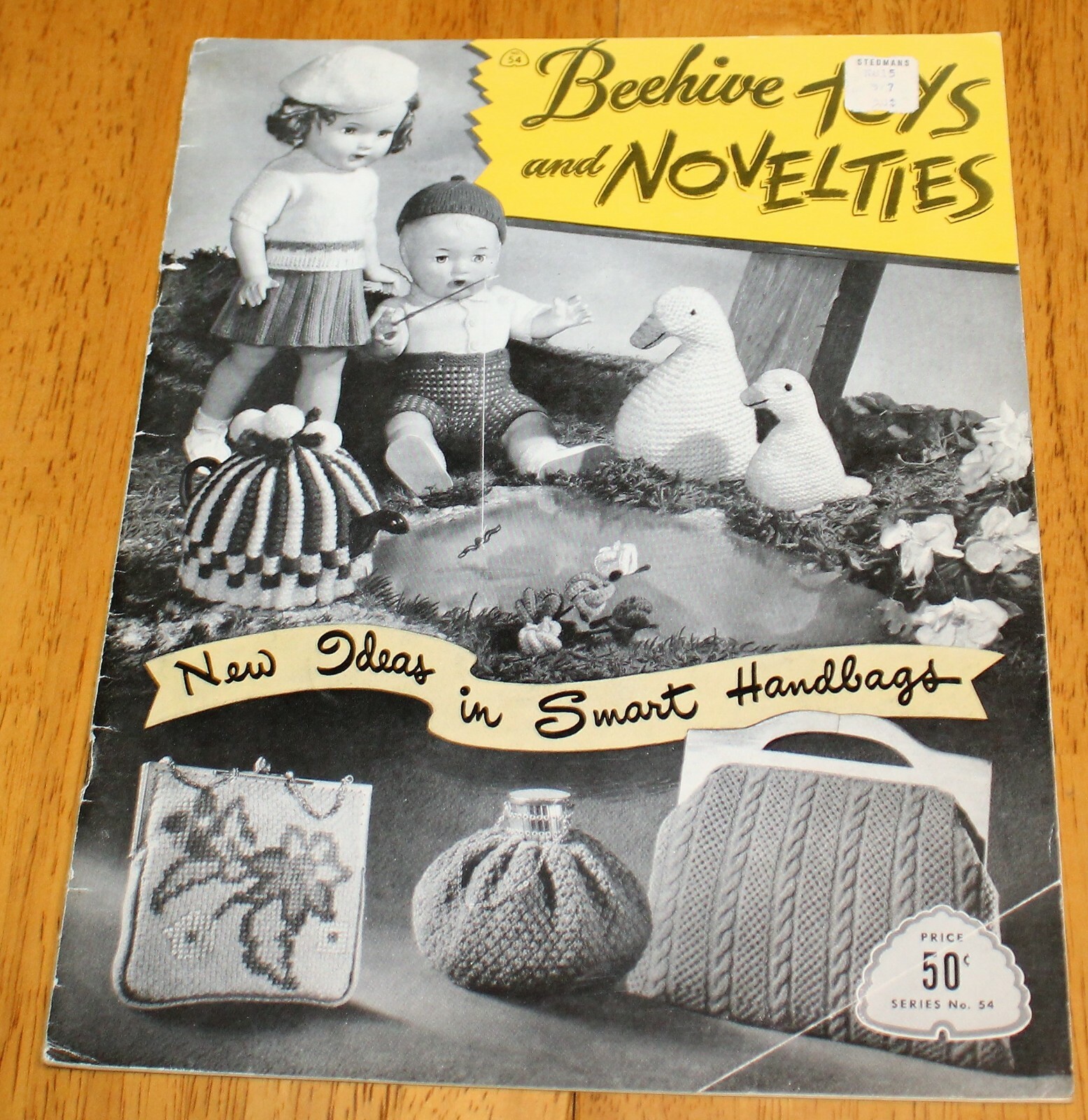 Patons & Baldwin BEEHIVE TOYS & NOVELTIES Knit & Crochet Booklet 54