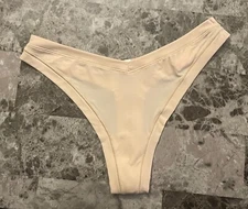 NWT VICTORIA'S SECRET PINK BEIGE NUDE SMOOTH EVERYDAY STRETCH THONG PANTIES