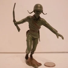 Vintage 6” Marx WW II American U.S. Marine USMC Hard Green Plastic Army Man !!!