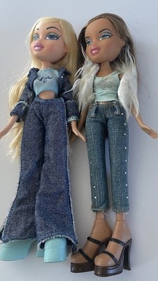 Bratz Doll Bundle 2 Dolls Blonde & Brunette Angelz Top Jeans Shoes MGA Fashion