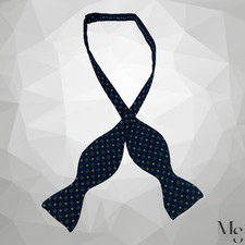 BEAUTIFUL Navy Blue Geometric Adjustable Silk Self Bow Tie England W: 2.5" EX CD