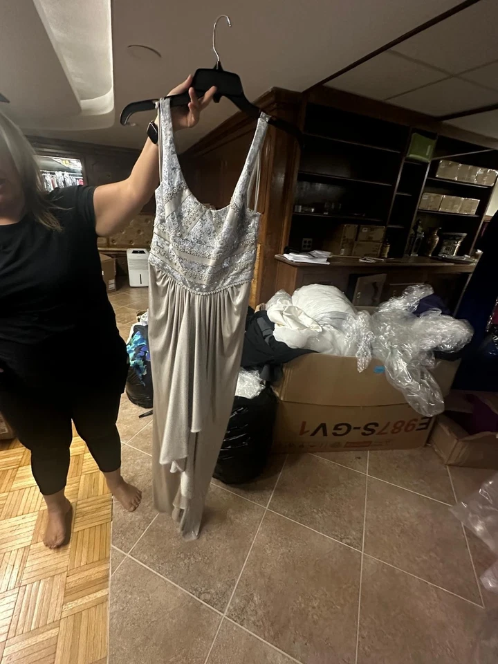 Vestido Mignon Plateado Champagne Talla 12 Cintura Reunida Baile de graduación Alfombra Roja Gala Elegante Foto 3 de 4