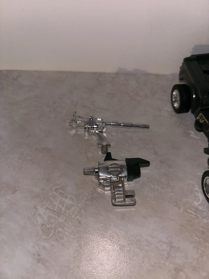 Jeep de colección Transformers G1 Autobots Hound Foto 4 de 4