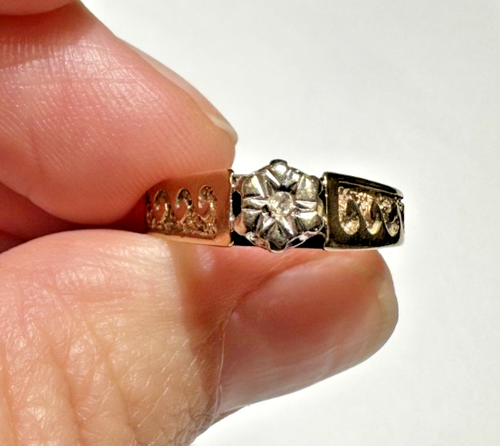 Anello Vintage Britannico Punzonato Oro 9ct Diamante Inciso Onde Promessa Taglia 5 - Foto 9 di 13