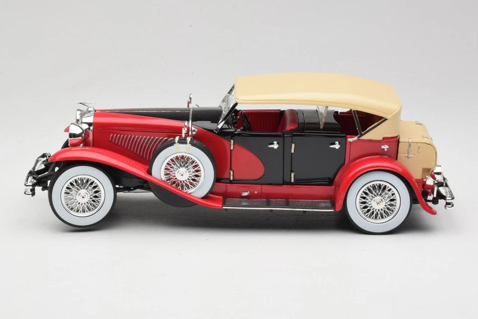 12995 Duesenberg SJ Red GreenLight 1:18 - Immagine 4 di 4