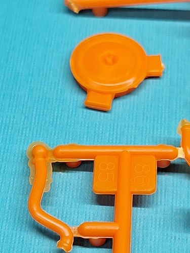 Revell AMT Ertl Monogram MPC 1/25 Model Parts 1970 Chevy 350 Engine Turbo Fire - Picture 2 of 11