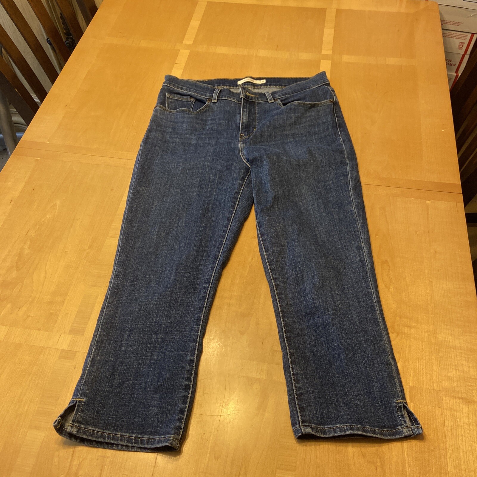 Levi Classic Denim Capri 6 Womens Blue Gem