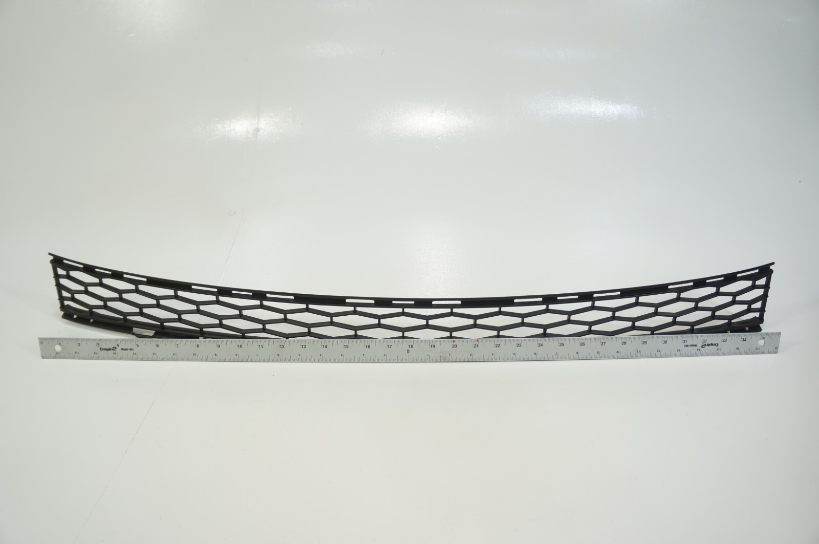 2014-2017 maserati ghibli front bumper center lower bottom grille grill