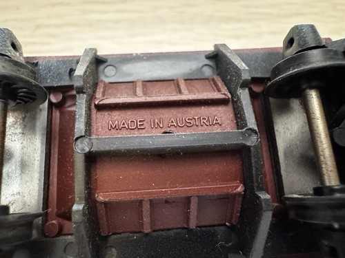 2 Vintage AHM HO Scale Hopper Cars - Chicago & North Western / SOO Line - Picture 14 of 18
