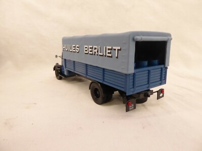 Altaya 1/43 - Camion Berliet GDC Huiles Berliet - Collection Utilitaire