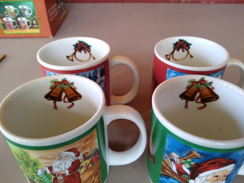 Vintage Set of 4 Santa Christmas Mugs by Enesco - Picture 7 of 12