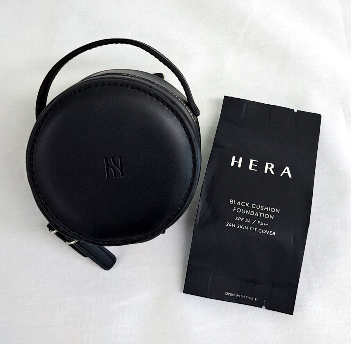 HERA Black Cushion Foundation 21N1 5g mini & Pouch #New