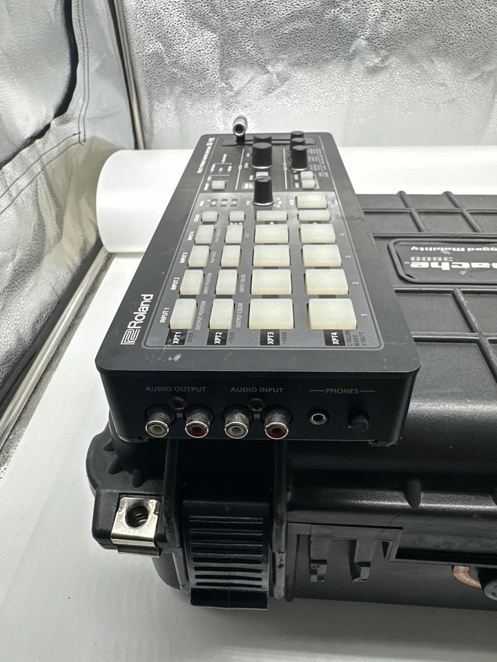 Roland XS-1HD Multi-Format Matrix Switcher - Image 2 of 3