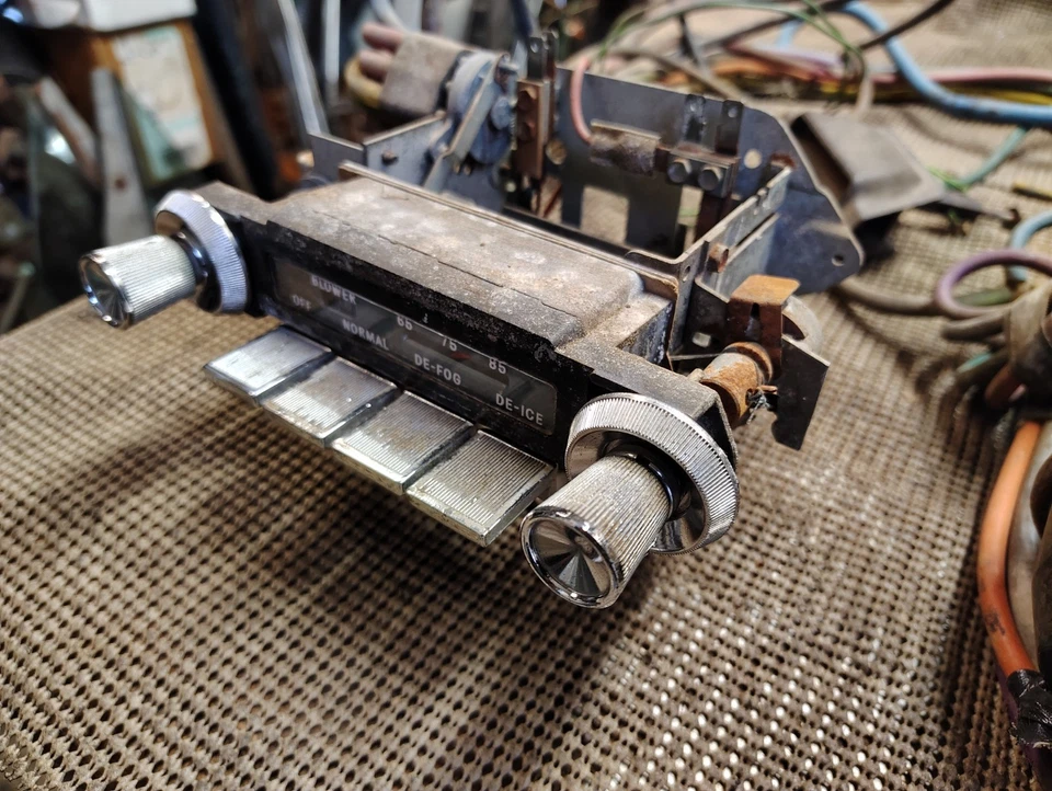 1965 Pontiac Bonneville Catalina Grand Prix ОВК Auto A/C и тепловой контроль установка - Изображение 4 из 4