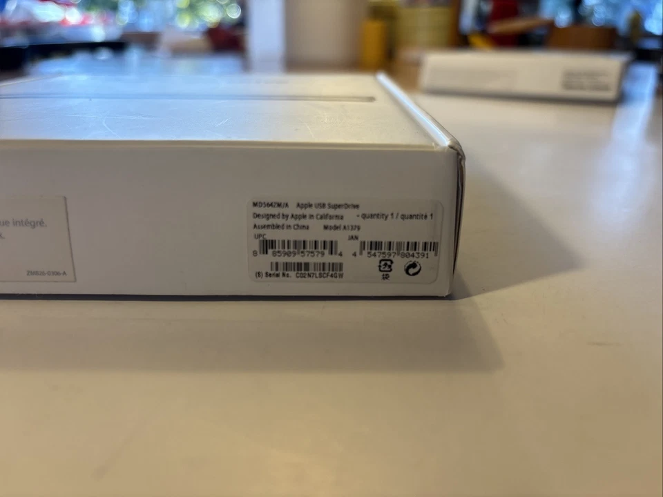 Apple USB SuperDrive A1379 MD564ZM/A - Totalmente Nuevo Foto 2 de 4