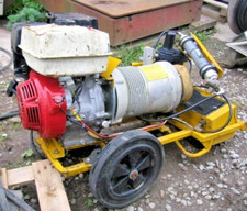 HYDROVANE 502  AIR COMPRESSOR WITH HONDA 8HP ENGINE ACCIDENT DAMAGED EX BT