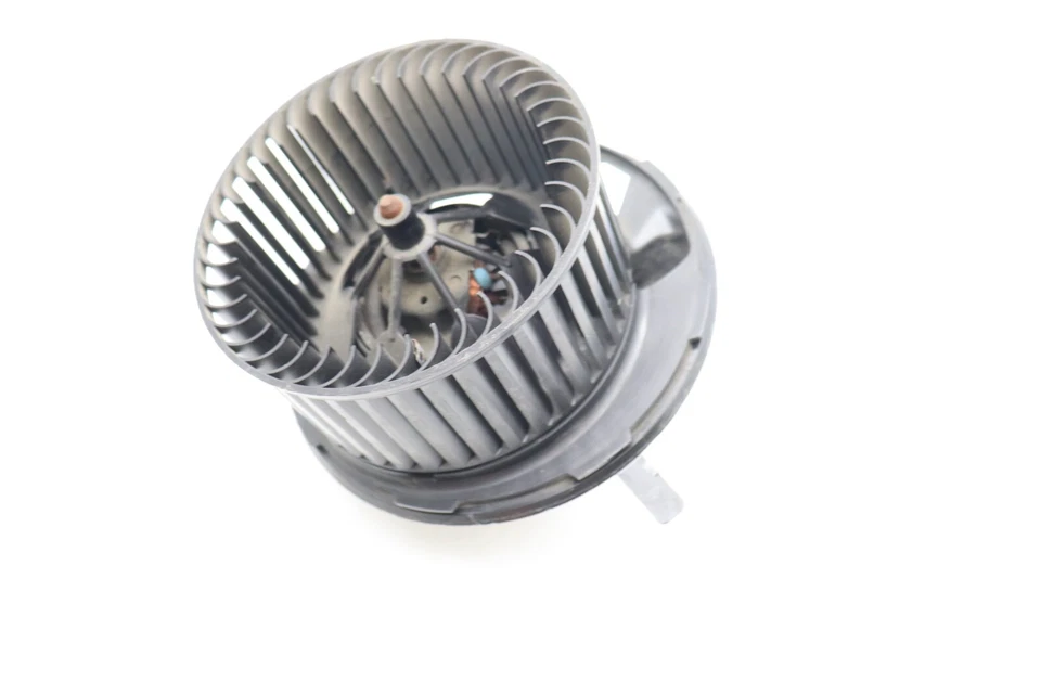 06-13 MOTOR CALEFACTOR SOPLADOR AUDI A3 8P E1996 Foto 3 de 4