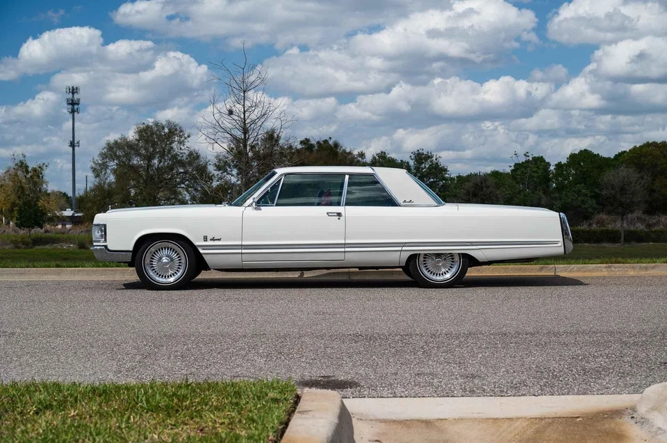 1967 Chrysler Imperial Restored - Image 2 of 4