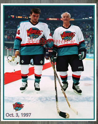IHL 1997 Detroit Vipers Gordie Howe Color 8 X 10 Photo Picture