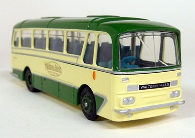 EFE 1/76 -12301 Harrington Cavalier Maidstone & District Diecast Model Bus