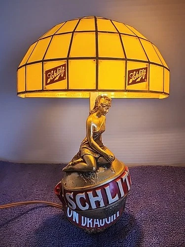 Vintage 1971 SCHLITZ ON DRAUGHT Beer Light LADY ON GLOBE Lighted Wall Sconce