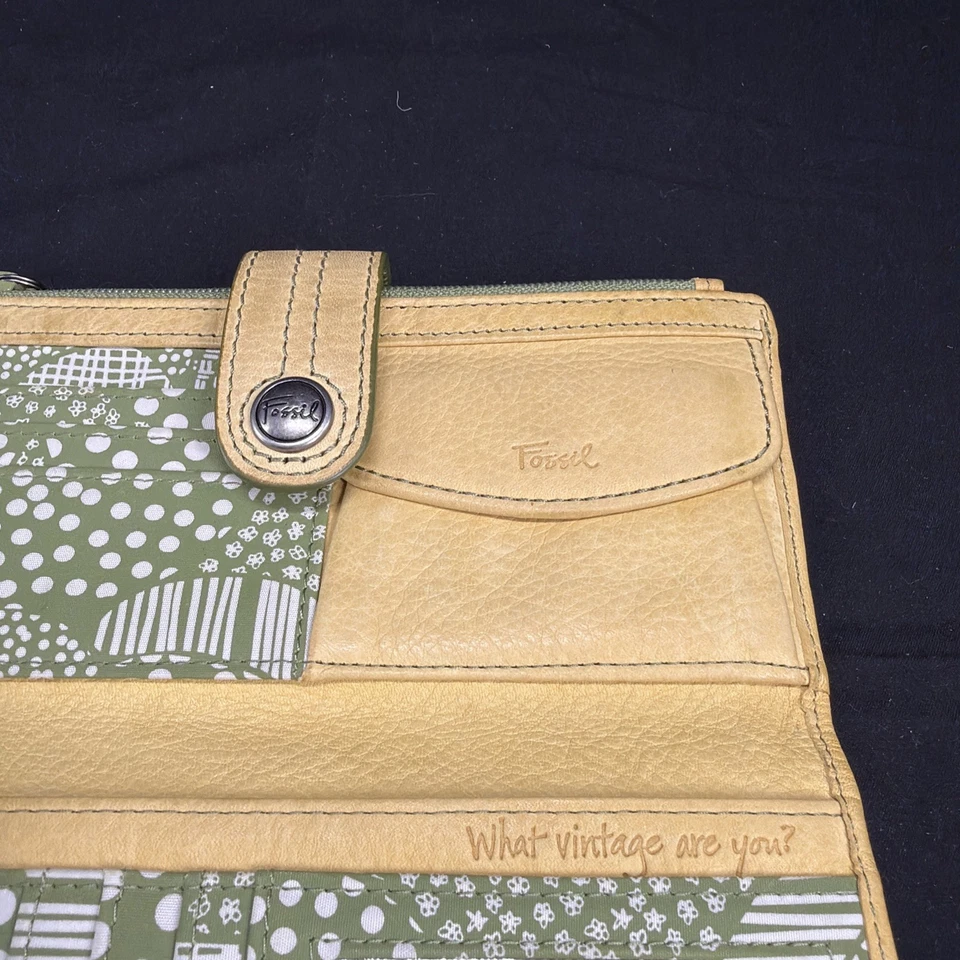 Cartera de cuero amarillo Fossil "Vintage" doble pliegue a presión y cremallera diseño de hojas forro Foto 4 de 4