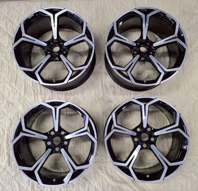 Genuine Lamborghini Urus 22-inch  wheels * air pressure sensors, Almost unused