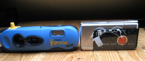 Polaroid I-Zone Instant Camera + Agfamatic 3000 - Photo 2/8