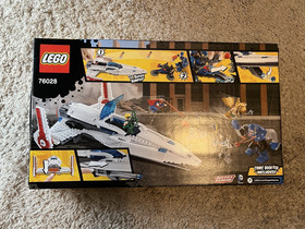 Brand New Sealed LEGO DC Super Heroes Darkseid Invasion 76028