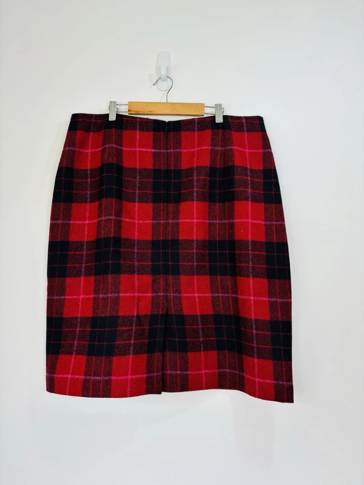 Hobbs Skirt Women Size 16 Red Black Check Wool by Moon Knee Length Pencil Tweed - Image 2 of 4