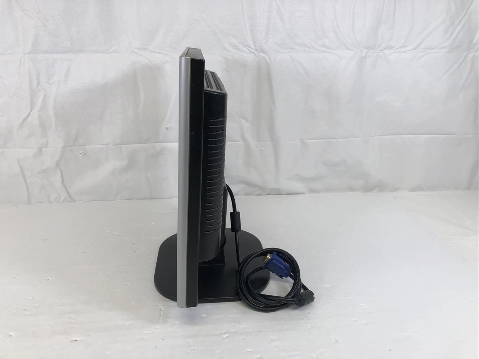 💻 COMPAQ FP5315 15" LCD VGA Monitor | Tested and Working Desktop PC- - Image 2 of 4