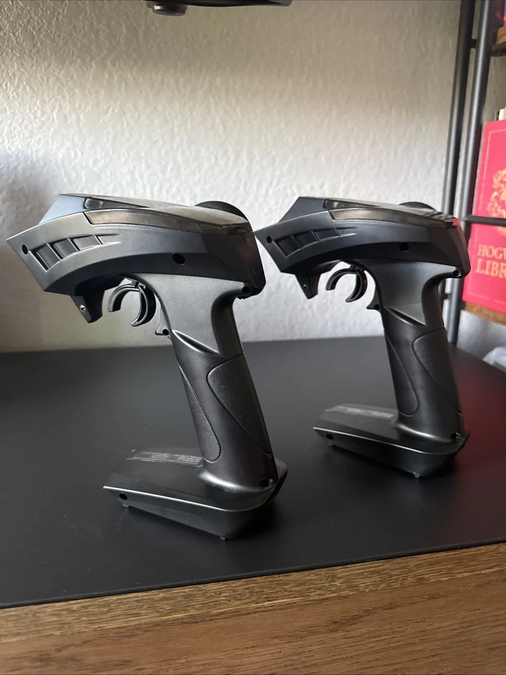 Dos transmisores Axial SCX24 escala 1/24 Rock Crawler repuesto AX-4 Foto 2 de 2