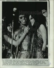 1974 Press Photo Sylvester Stewart of Sly and the Family Stone with Kathy Silva
