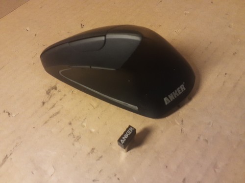 Anker 9BANWVM-UBA 2.4G Wireless 6 Button Vertical Ergonomic Optical Mouse - Picture 6 of 8