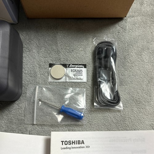 Toshiba FPT-AGO1U 3D TV Viewing Glasses With New Battery And Extra Battery! - Picture 3 of 20