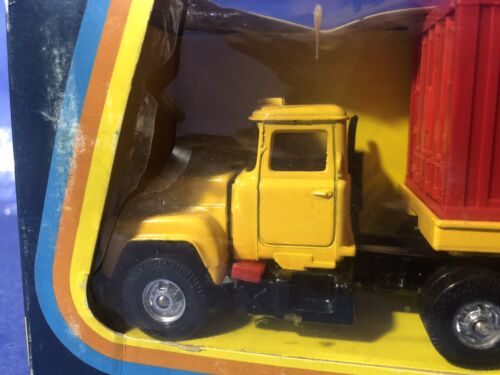 Vintage Corgi Majors 1106 Mack Container Truck & 1102 Crane Fruehauf (NEW) - Picture 3 of 17