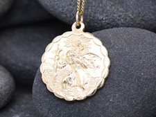 9ct Yellow Gold St Saint Christopher Pendant / Medallion Travel Necklace British