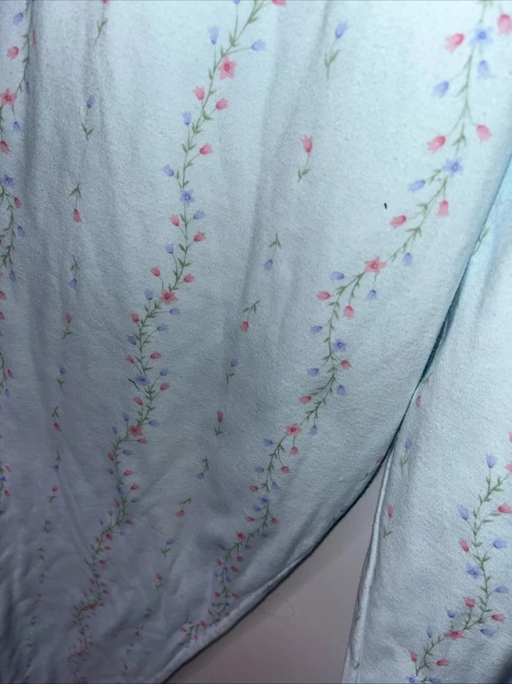Vintage Cotton Poly 2 Pc Baby Blue Floral Pajama Set Women’s Shirt Pants Large - Image 4 of 4