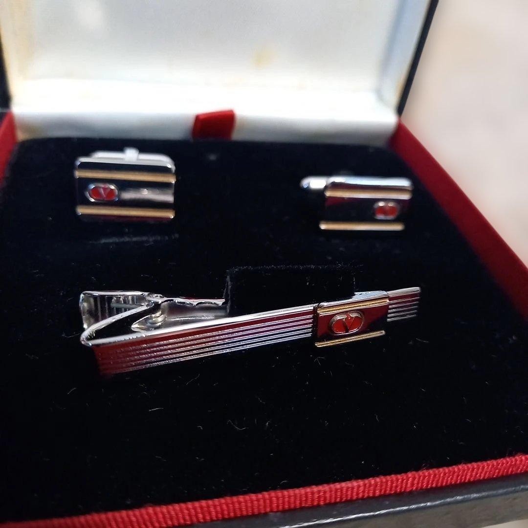 Valentino Garavani Cufflinks Tie Clip Set - Silver Red Stripe Design Used thumbnail 3