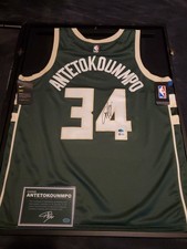 Giannis Antetokounmpo Milwaukee Bucks Autographed Jersey Beckett Authenticated