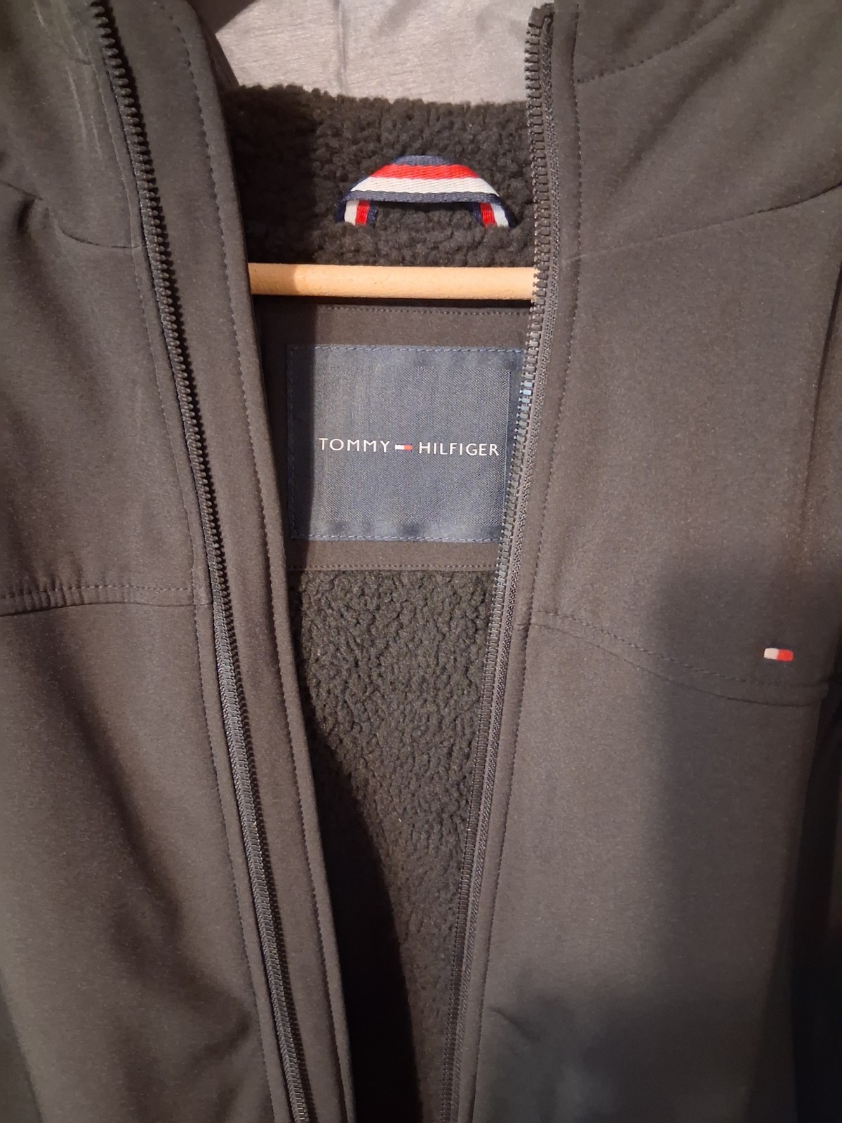 🇺🇸 Tommy Hilfiger Men’s Performance Hooded Jacket,Black, 2XL 👍GREAT CONDITION thumbnail 3