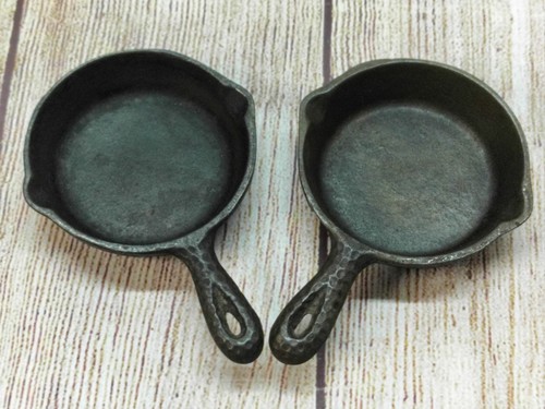 (2)Unbranded VTG Antique Hammered Cast Iron Miniature Skillet's-Salesman Sample? - Picture 1 of 11