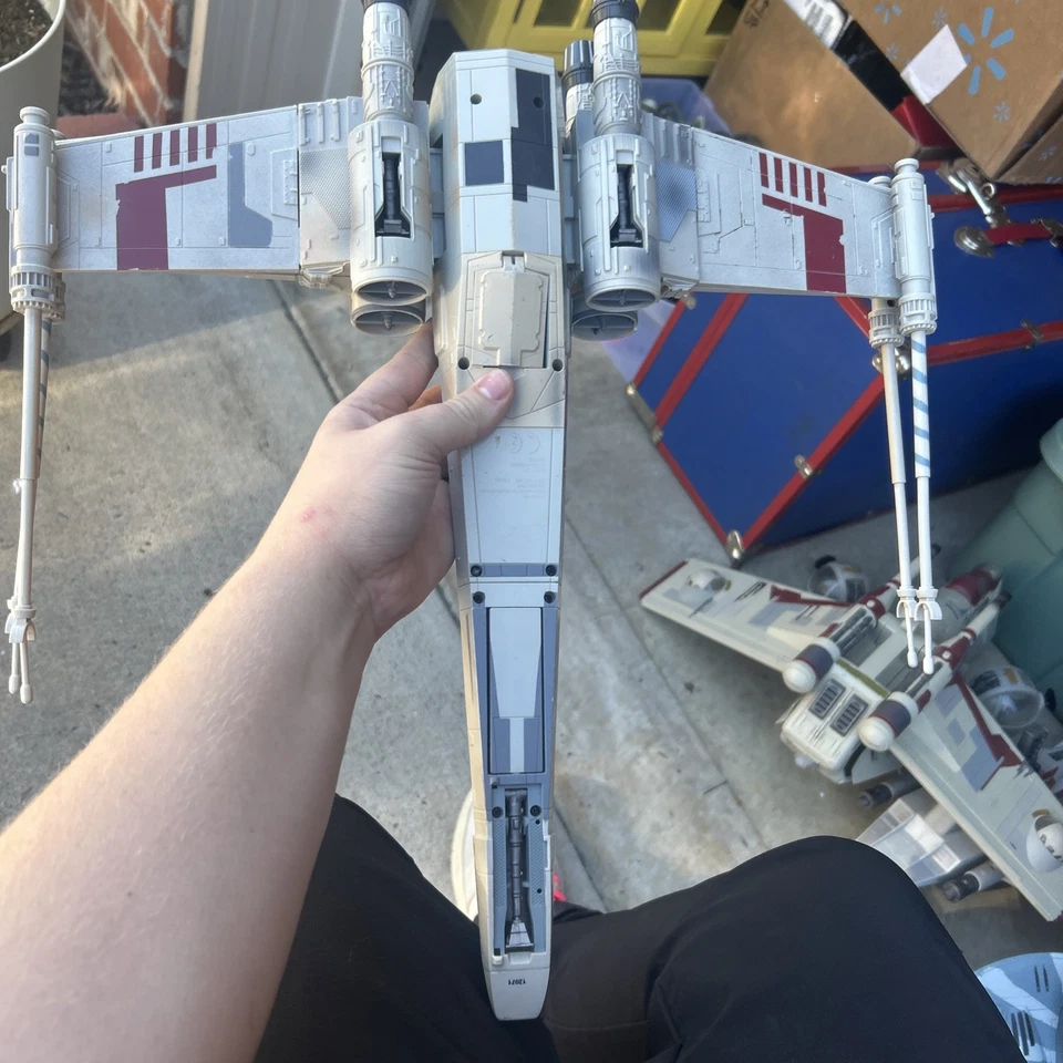 Star Wars X Wing StarFighter 2011 Hasbro Toys R Us Exclusivo en buen estado Foto 3 de 4