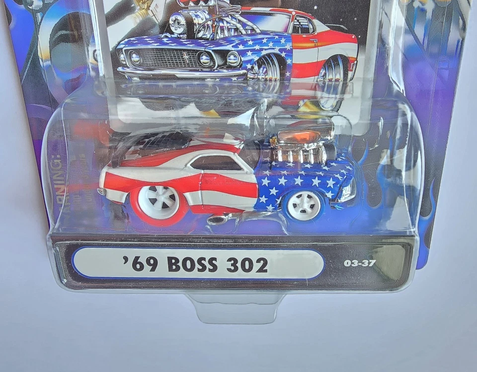 Muscle Machines Stars & Stripes 69 Mustang Boss 302 CHASE rojo blanco y azul Foto 2 de 3